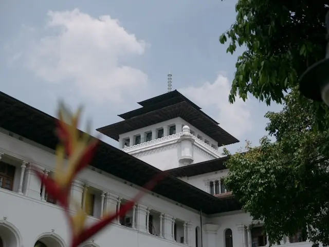 Cari agen properti di Bandung - Paris van Java